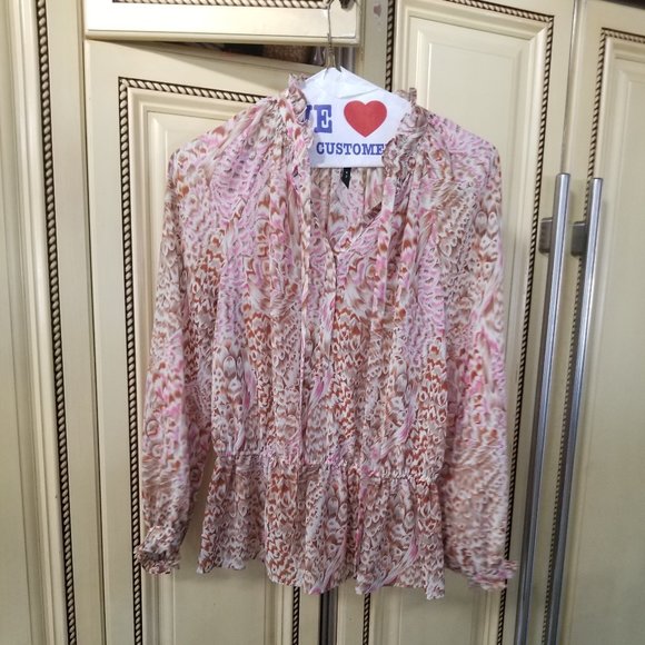 bellatrix long sleeve feather like detail top size M (210) - Picture 2 of 7